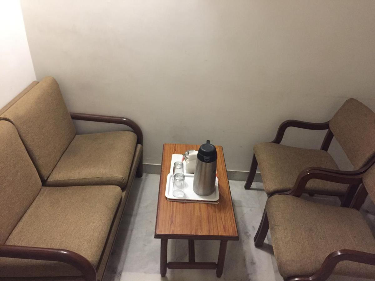 Hotel Apex Ахмедабад Екстериор снимка