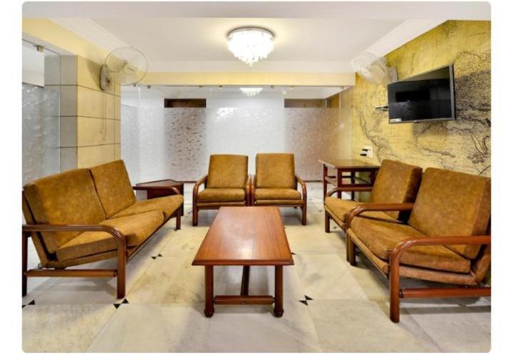 Hotel Apex Ахмедабад Екстериор снимка