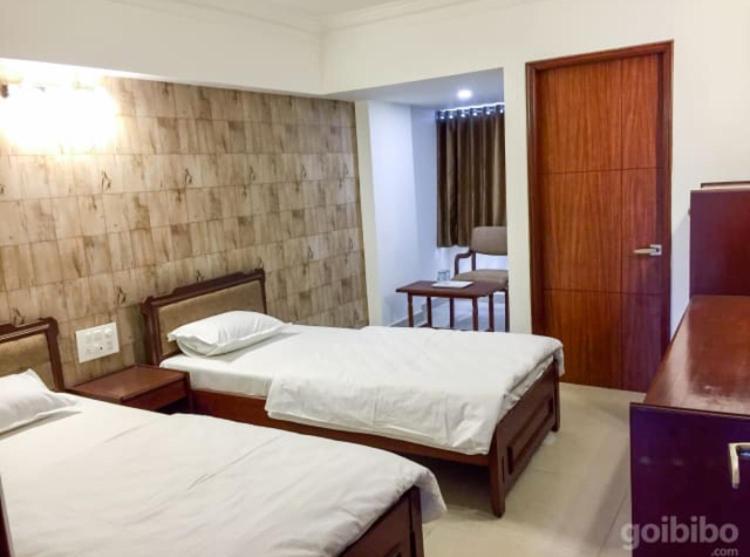 Hotel Apex Ахмедабад Екстериор снимка