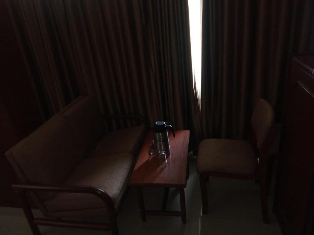 Hotel Apex Ахмедабад Екстериор снимка