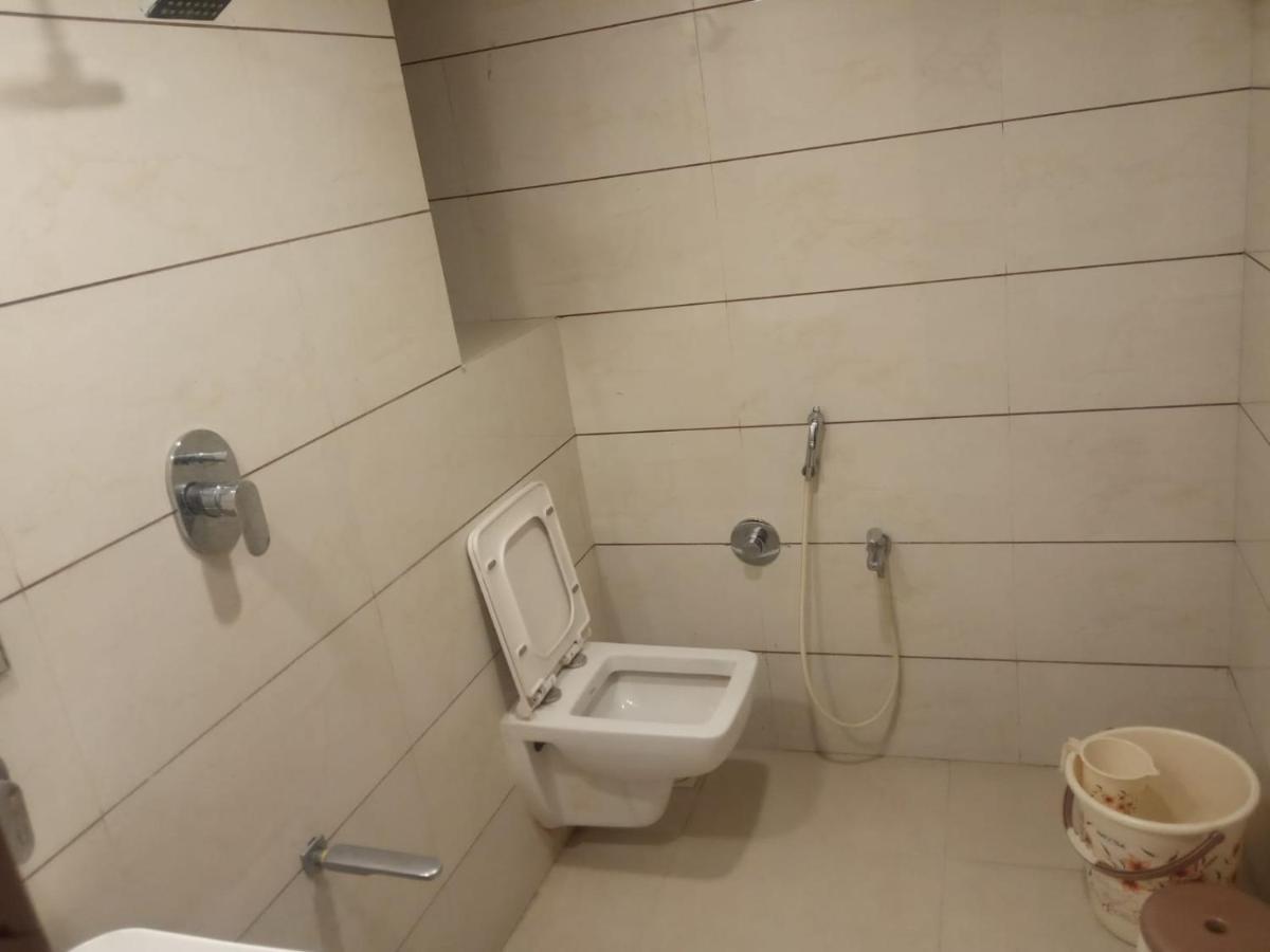 Hotel Apex Ахмедабад Екстериор снимка